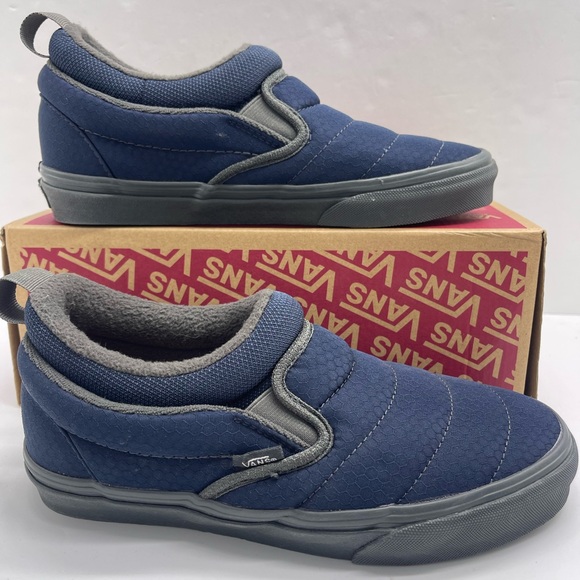 Vans Shoes - Vans WMNS
Cozy Mesh Parisian Night
VN0009QUJDU Blue Slip-On Sneakers
